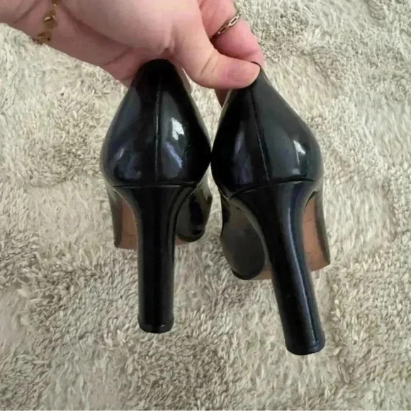 KATE SPADE Zaria Black Patent Leather Flower Pumps - Picture 3 of 9